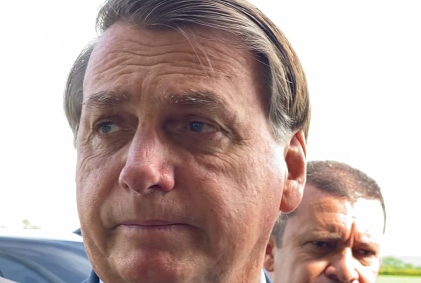 Bolsonaro defende uso de vermífugo contra Covid-19 e cita estudo brasileiro