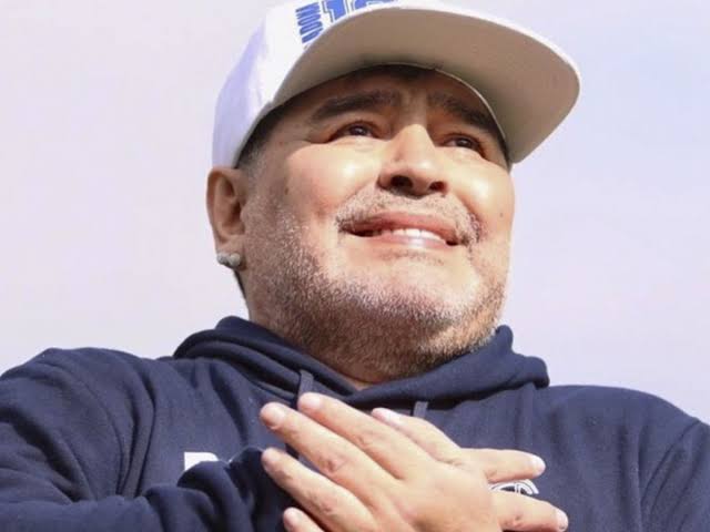 Em 'entrevista para si mesmo', Maradona contou o que queria no seu funeral