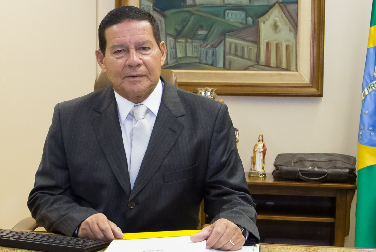 Mourão defende Ditadura e atuação política de militares: 'País espera mais'