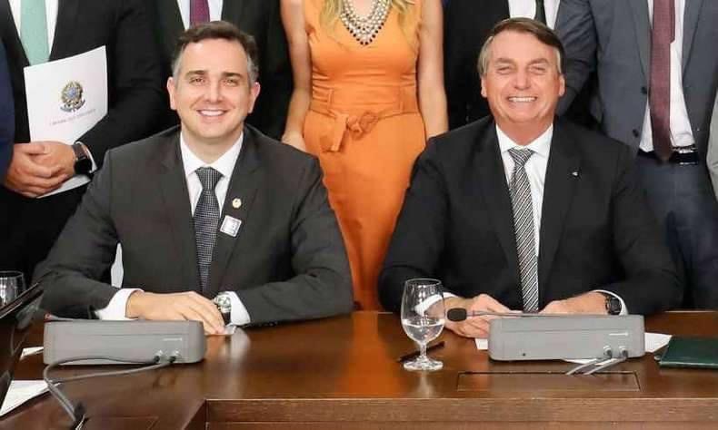 Bolsonaro destaca uso de ‘cédula de papel’ na vitória de Pacheco no Senado