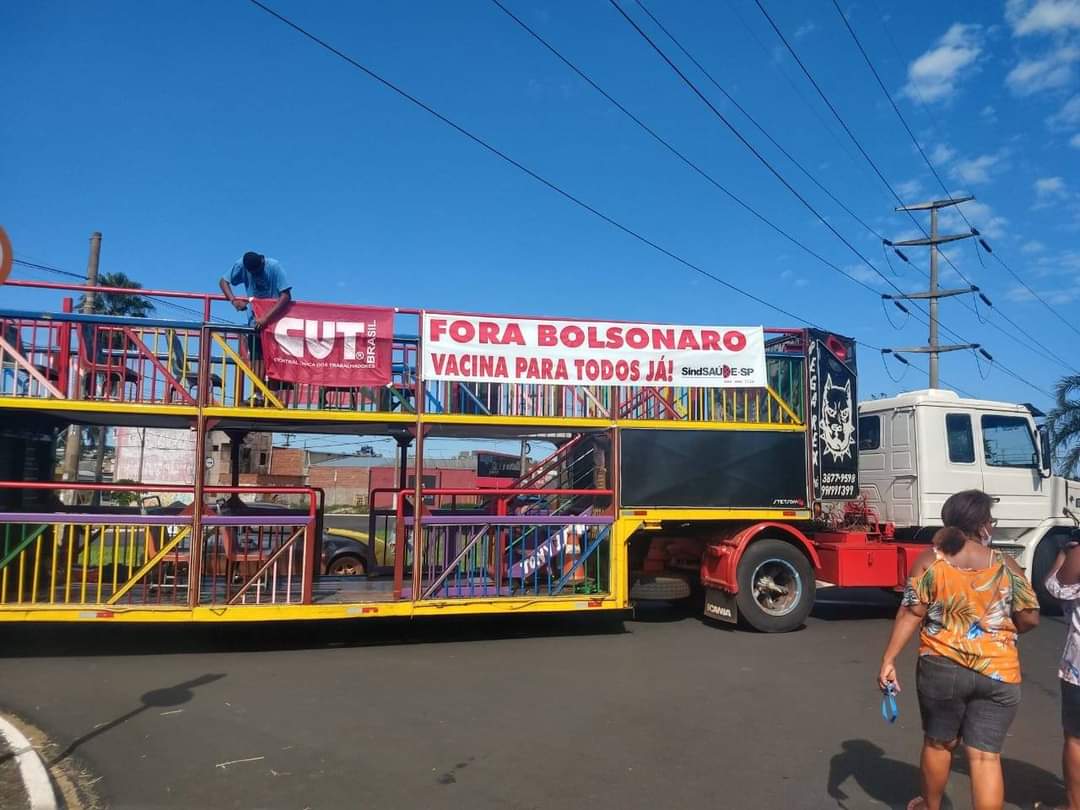 Manifestantes realizam atos contra Bolsonaro em cidades e capitais do Brasil