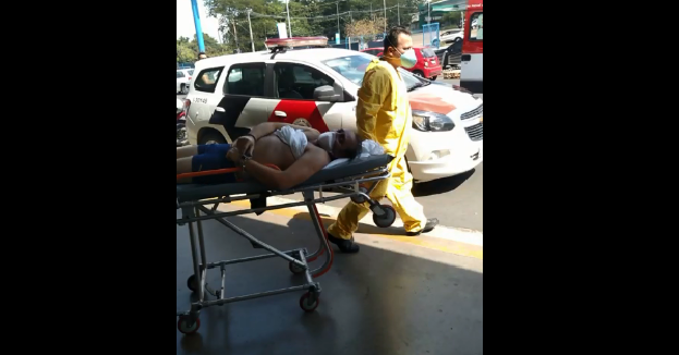 Homem com Covid foge de hospital em SP, invade mercado e cospe nas mercadorias; assista