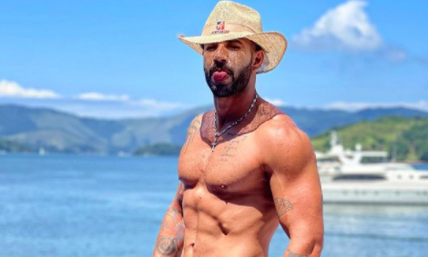 Postagem de Gusttavo Lima de sunga em Angra ‘agita’ seguidores; confira