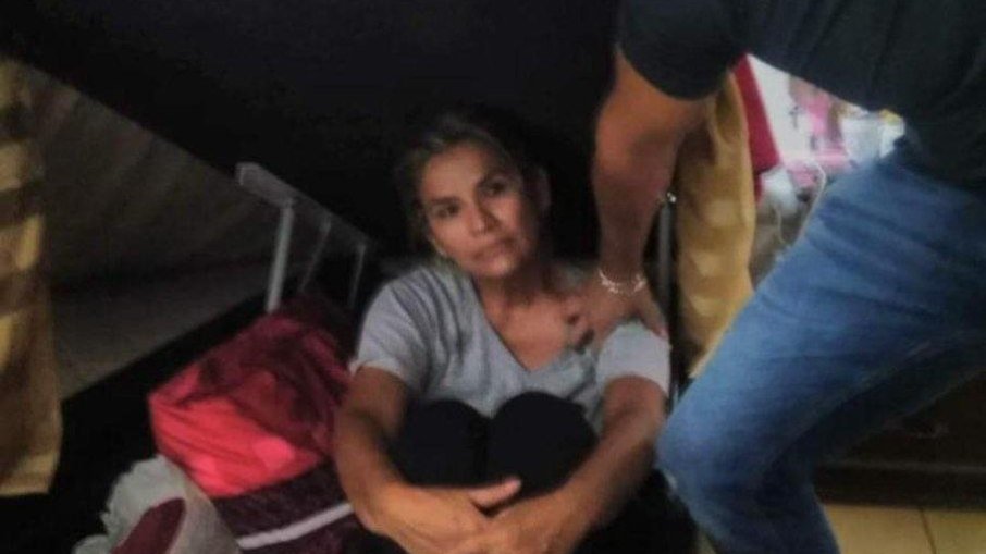 Presa por terrorismo, ex-presidente da Bolívia foi encontrada dentro de cama-box