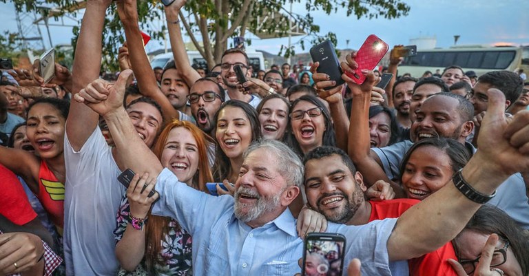 Biografia de Lula tem pré-venda e trecho de resposta sobre suicídio