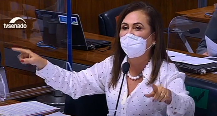 CPI: Senadora Kátia Abreu chama Araújo de 'negacionista compulsivo'