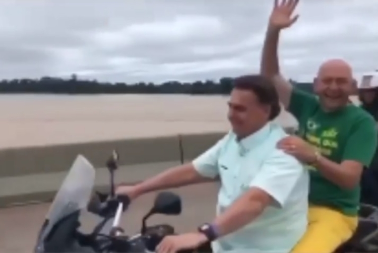 Bolsonaro quer isenção para motos nos pedágios das rodovias