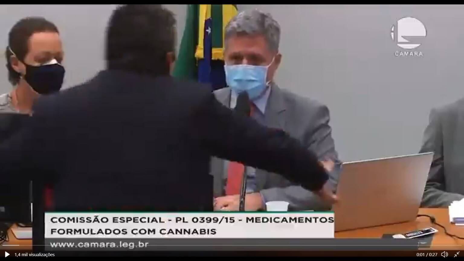 Vídeo: deputado bolsonarista agride presidente de Comissão sobre maconha medicinal