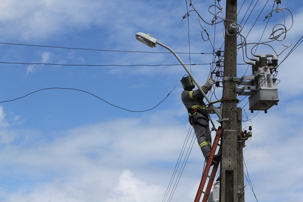 Conta de luz atrasada pode levar a corte de energia? Veja prazos e condições