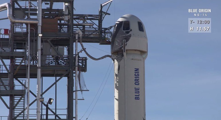 Homem mais rico do mundo faz sua primeira viagem espacial nesta terça-feira