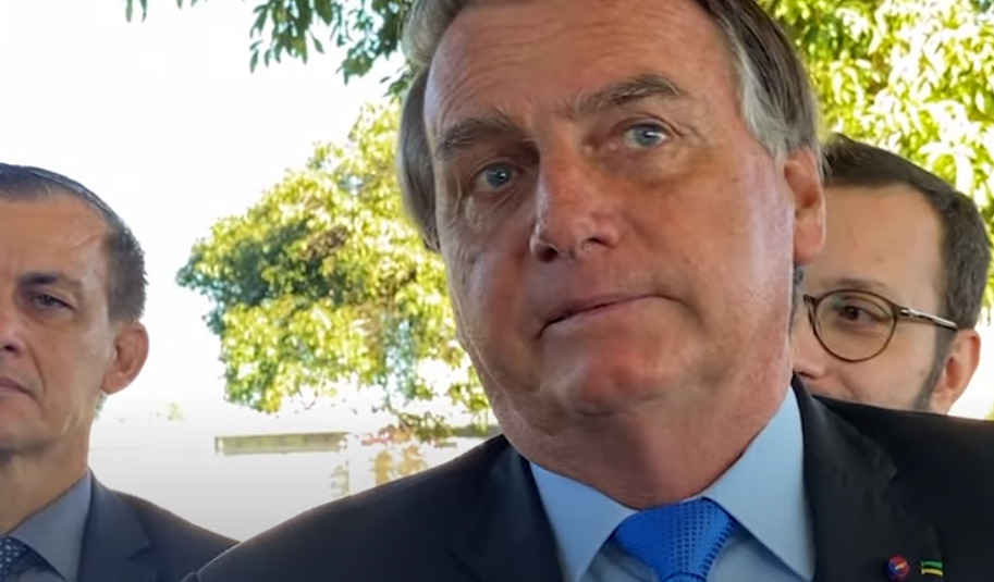 Bolsonaro: ‘Lula não consegue nem ir num botequim tomar cachaça’