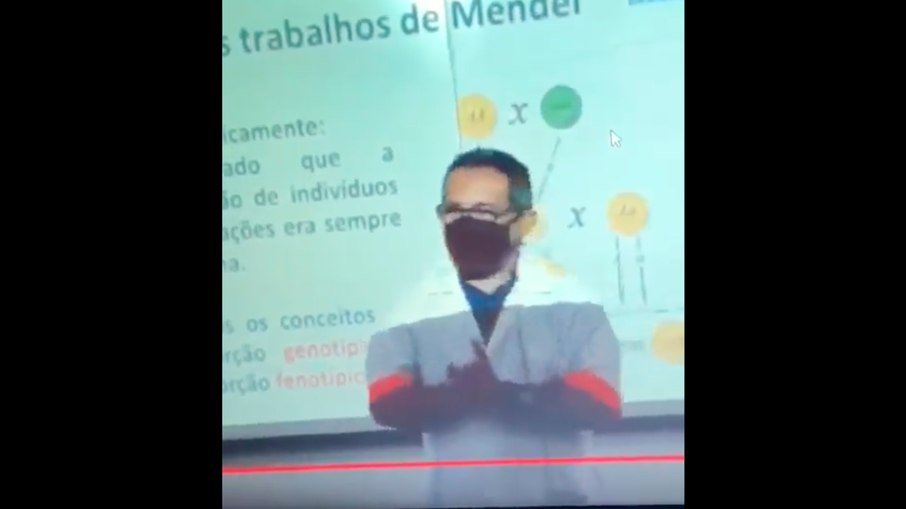 Professor é afastado depois de dizer que feminicídio é 'culpa da mulher'