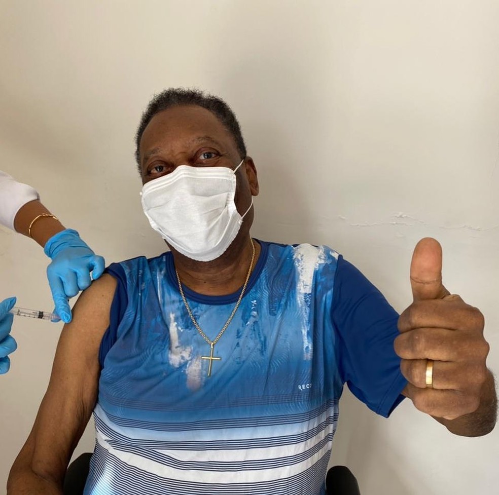 Após ser internado, Pelé diz ter tirado tumor no intestino