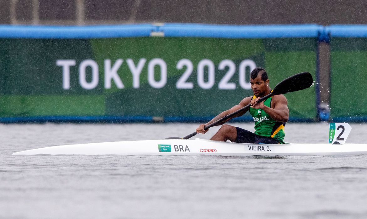 Giovane de Paula conquista prata na canoagem em Tóquio