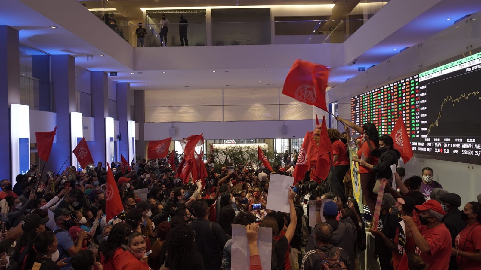 MTST ocupa a Bolsa de Valores em SP