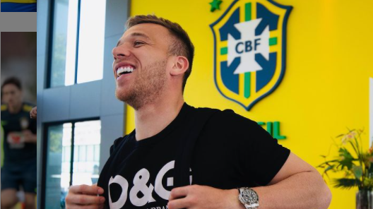 Volante da Juventus, Arthur sofre acidente de carro na Itália