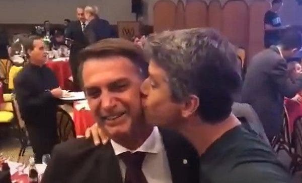 Beijo hétero: Márcio Garcia diz que se deu mal com Bolsonaro