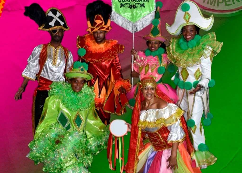 Lins Imperial apresenta fantasias para o Carnaval 2022