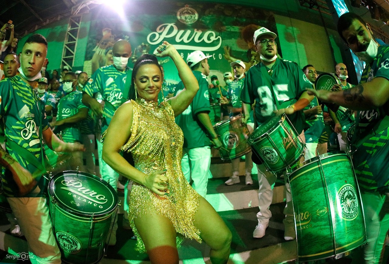 Péricles e Viviane Araújo participam da festa de 26 anos da Mancha Verde; veja as fotos