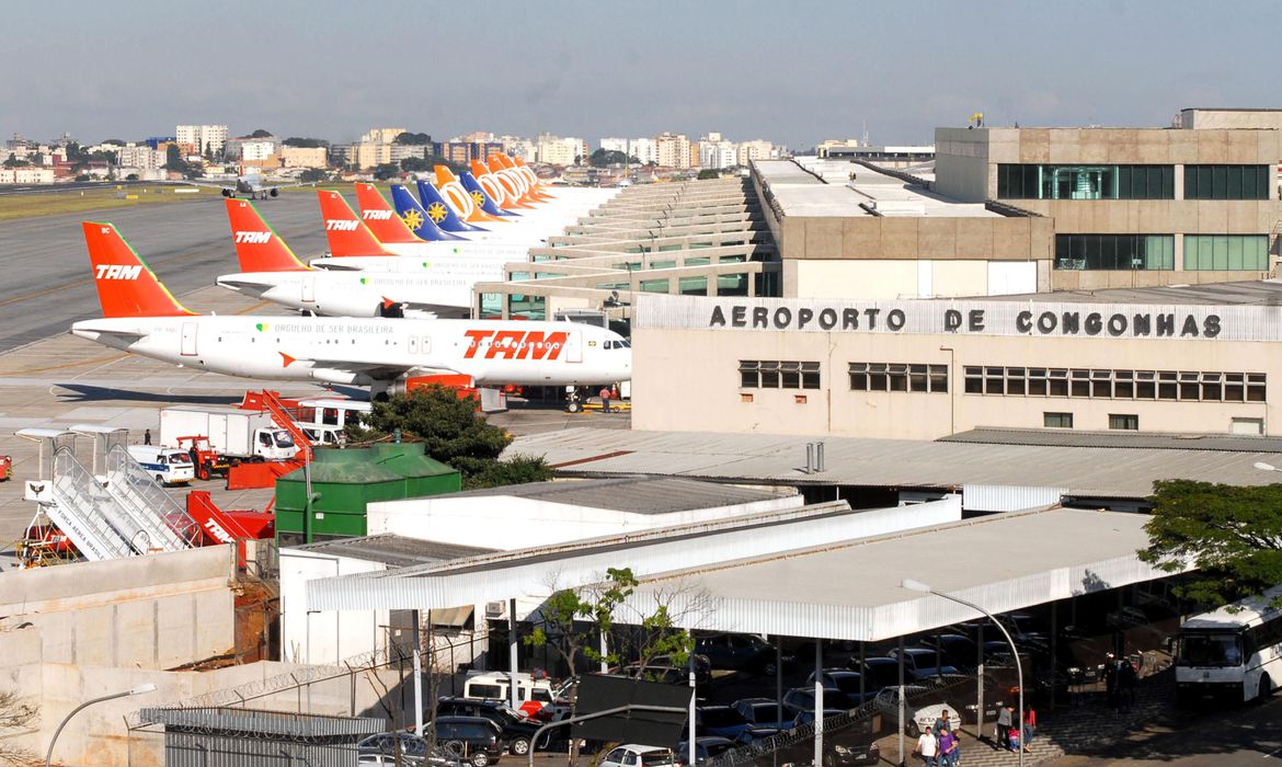 Prefeitura de São Paulo desativa barreiras sanitárias no aeroporto e terminais de ônibus