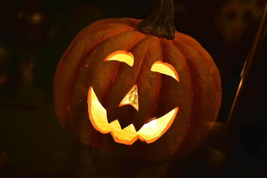 Encontro marcado com o terror: Nenê de Vila Matilde faz noite do Halloween