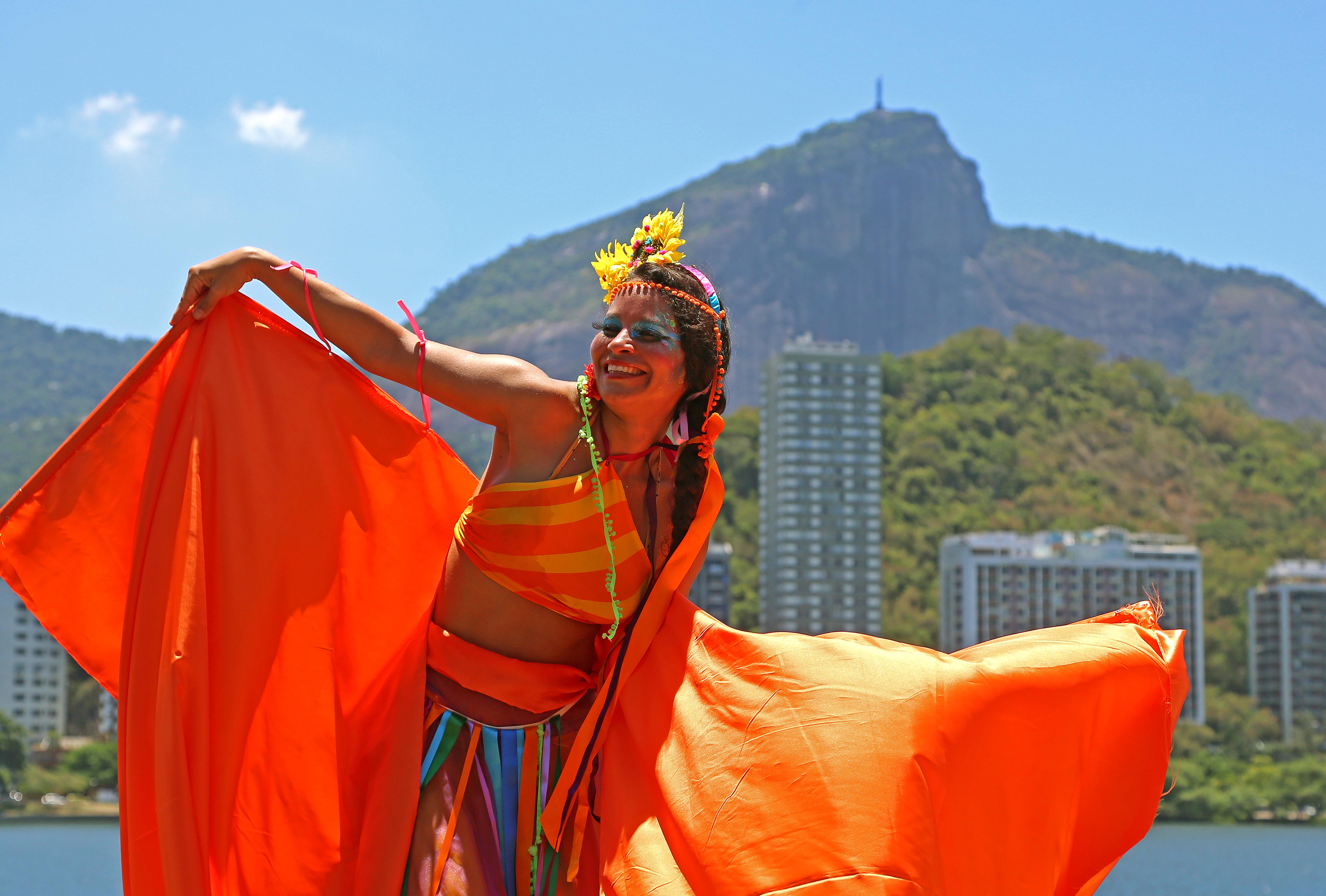 Carnaval do Rio não está ameaçado, diz especialista da ESPM