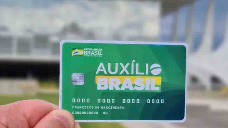 Senado aprova piso do Auxílio Brasil permanente de R$ 400