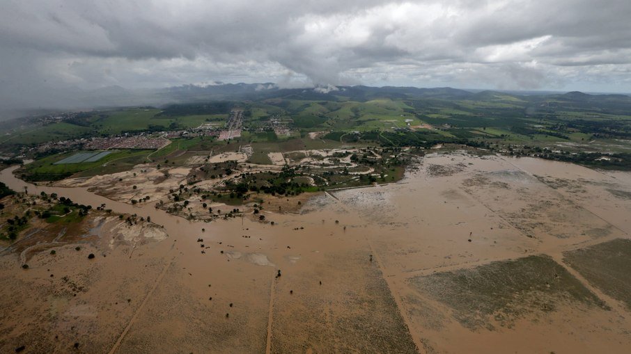 Tragédia causada pelas chuvas é 'algo nunca visto', diz governador da Bahia