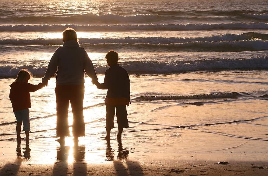 Dia da Família: como a postura dos pais pode impactar na formação dos filhos