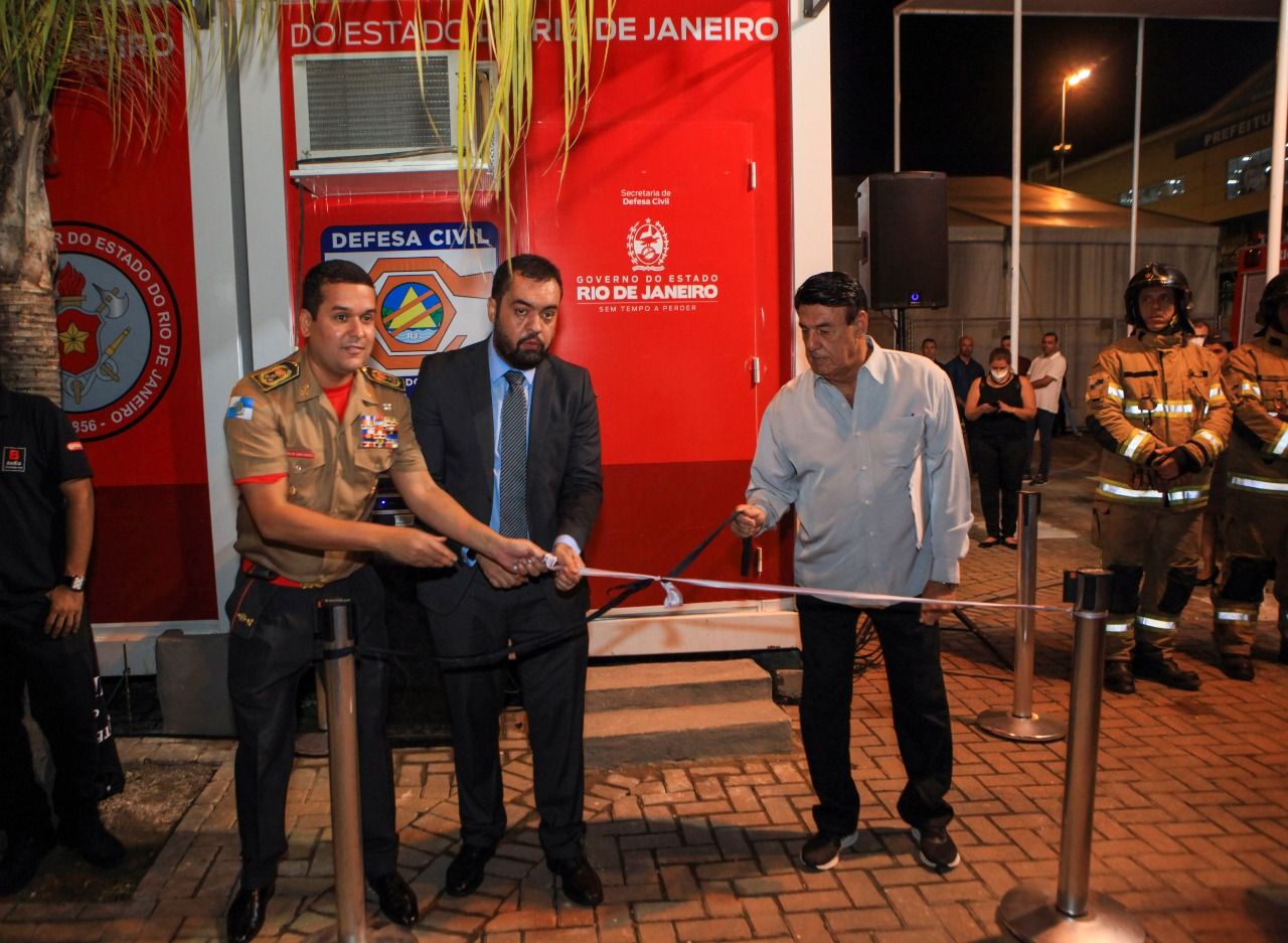 Governador cita investimento no Carnaval em inauguração de posto dos Bombeiros na Cidade do Samba