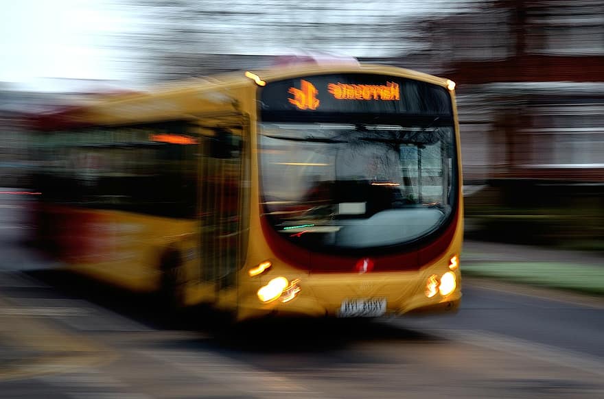 Casos de Covid-19 disparam entre rodoviários no Rio; sindicato emite alerta