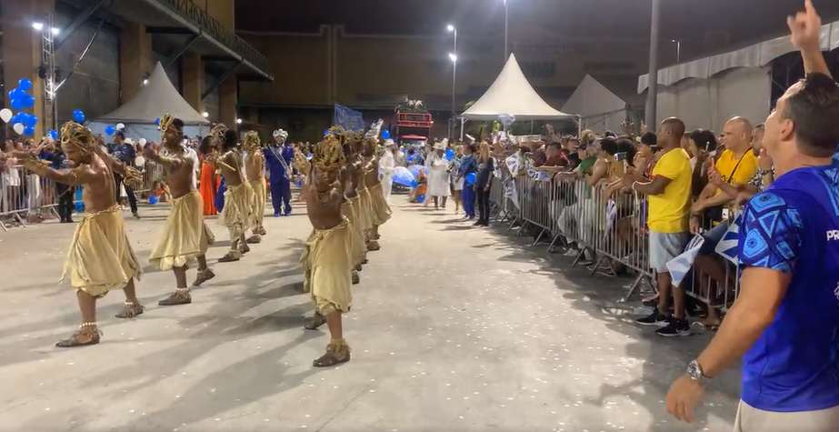 Vídeo: Beija-Flor faz encerramento da primeira noite do Rio Carnaval 2022