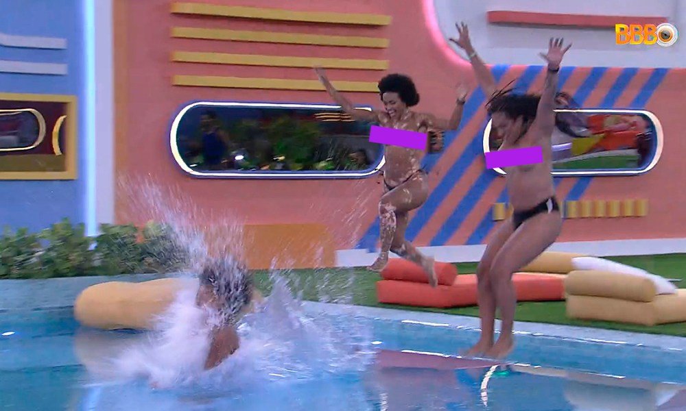 BBB 22: Após saída de Rodrigo, Jessi, Linn e Natália fazem topless e pulam na piscina