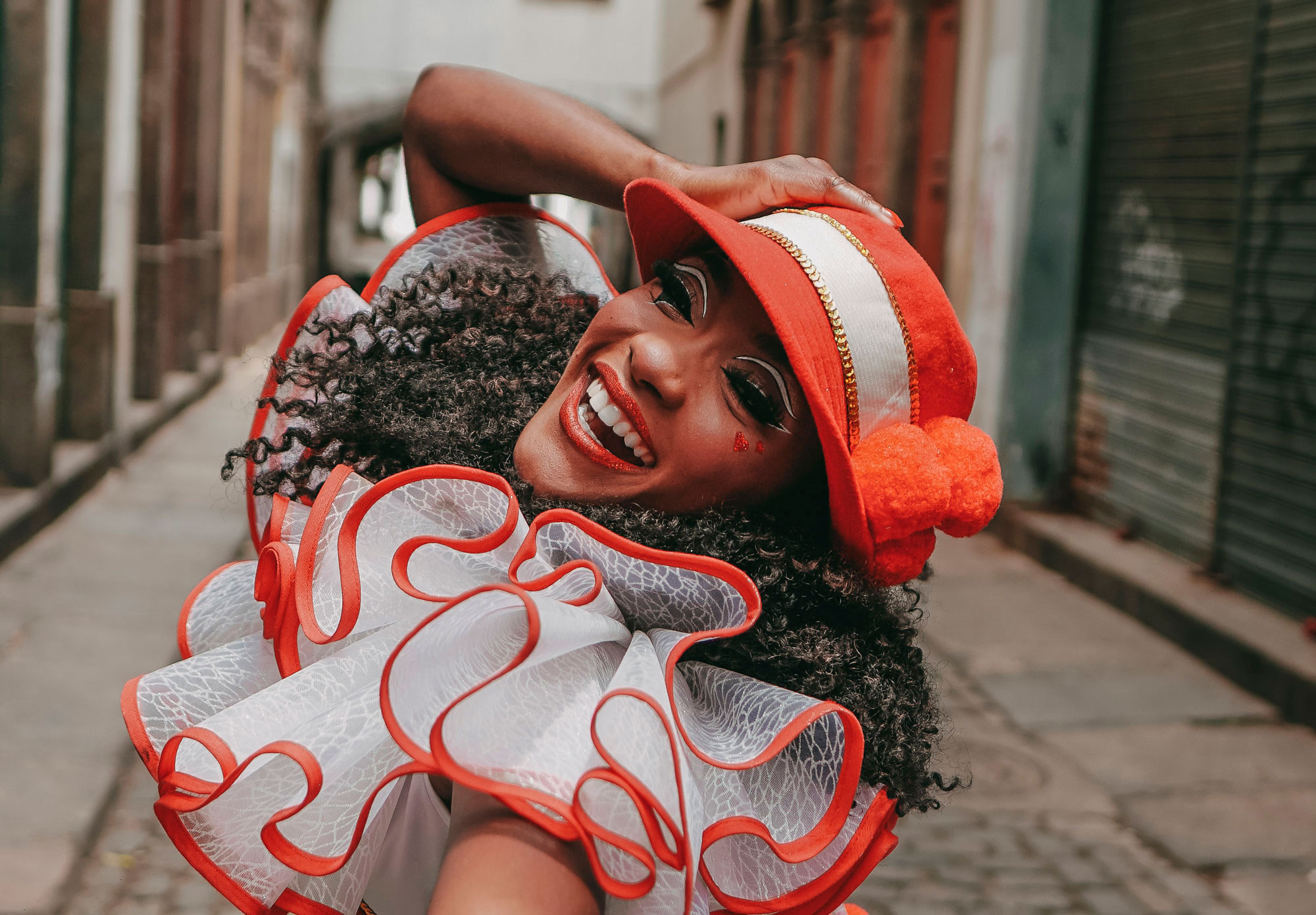 Erika Januza, Rainha de Bateria da Viradouro, legenda: ‘Vou ali…’