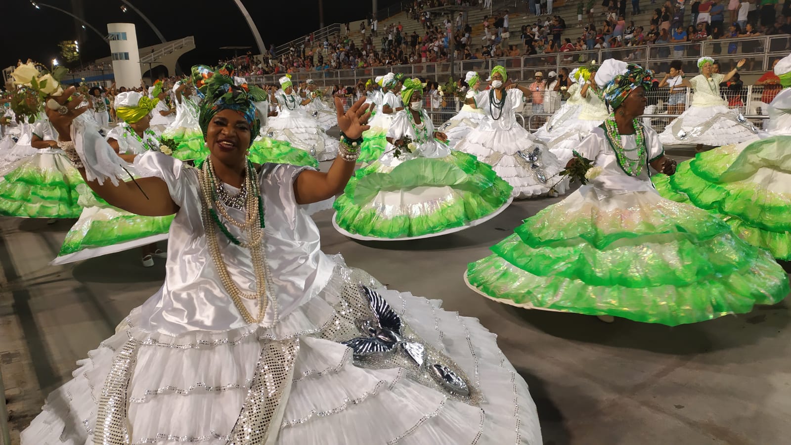 Camisa Verde e Branco: comissão de frente, casal, bateria e alas em ensaio técnico