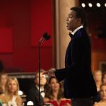 Chris Rock no palco do Dolby Thatre no Oscar 2022 (Foto: Divulgação – Crédito: Richard Harbaugh / A.M.P.A.S.).