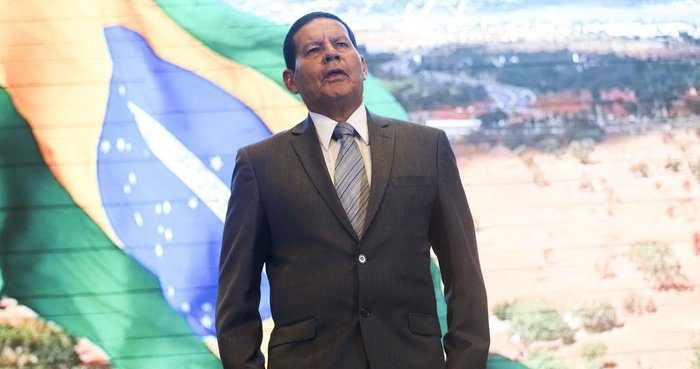 Mourão sobre reajuste aos servidores públicos: ‘Não tem dinheiro, né?’