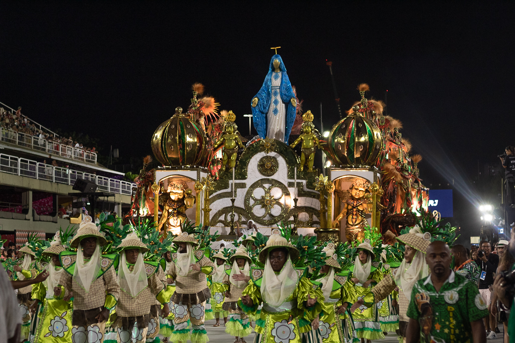 Santa Cruz faz desfile burocrático em homenagem a Milton Gonçalves