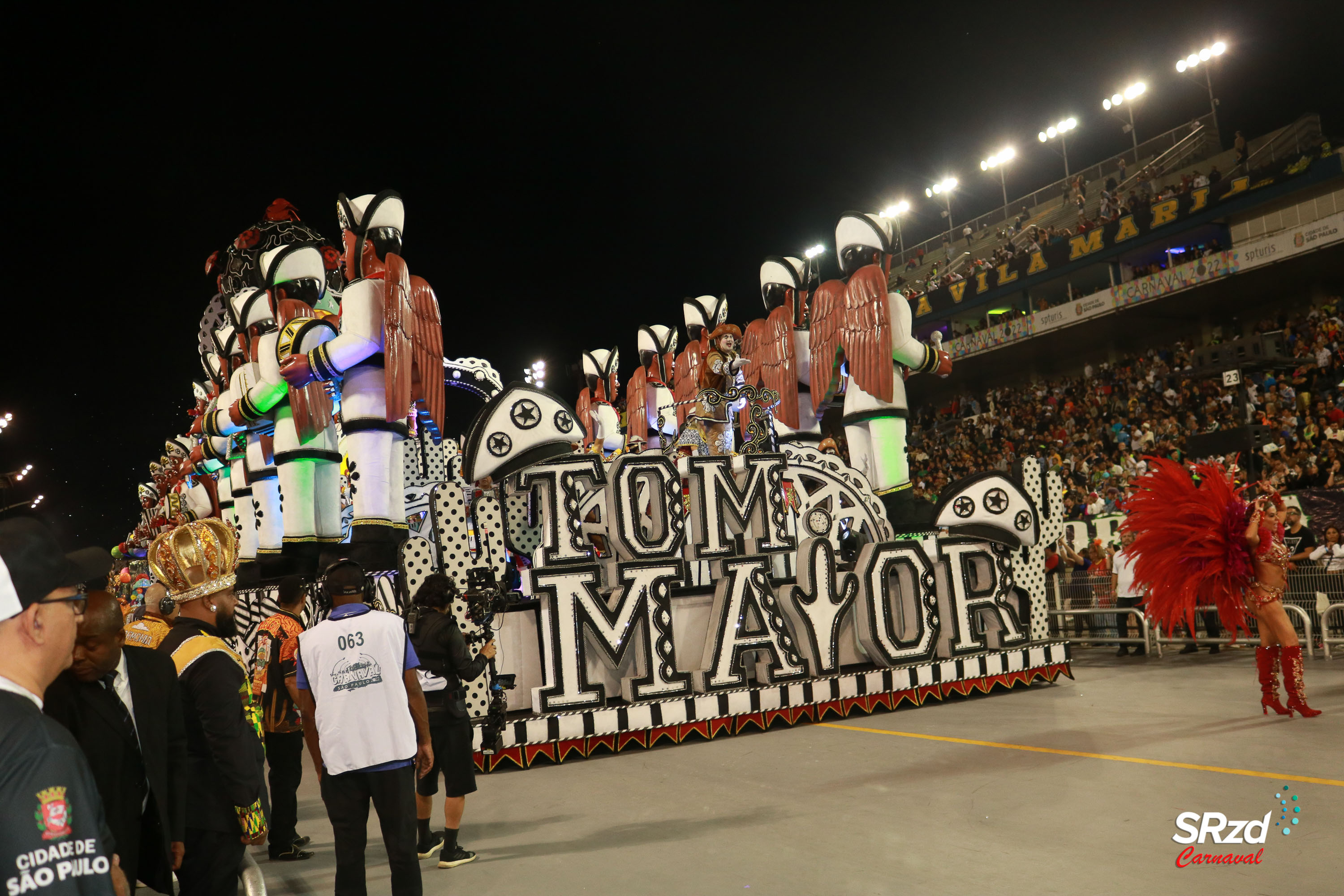 Tom Maior faz desfile lúdico e técnico no Anhembi