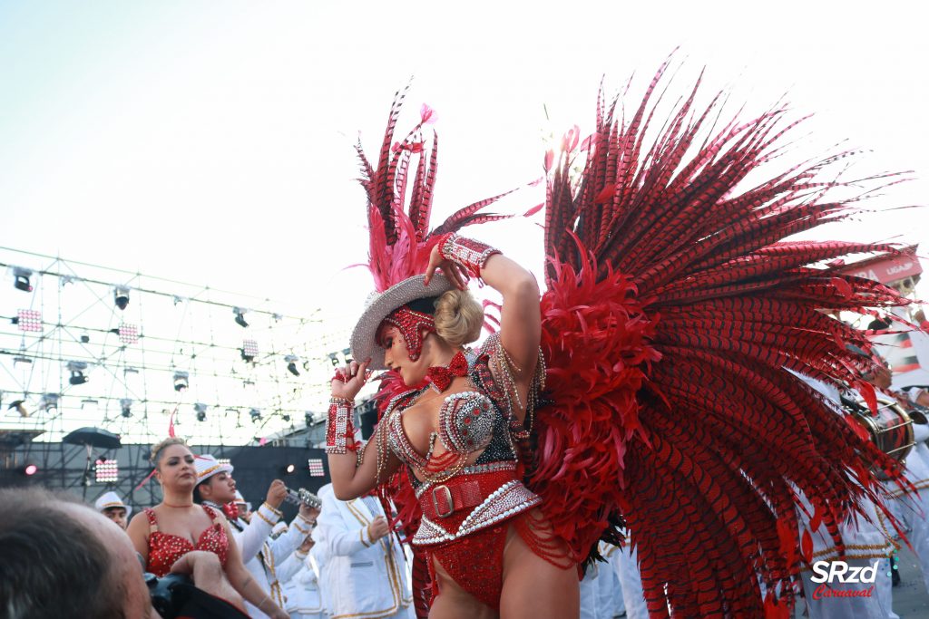 Desfile 2022 da Dragões da Real. Foto: Cesar R. Santos/SRzd