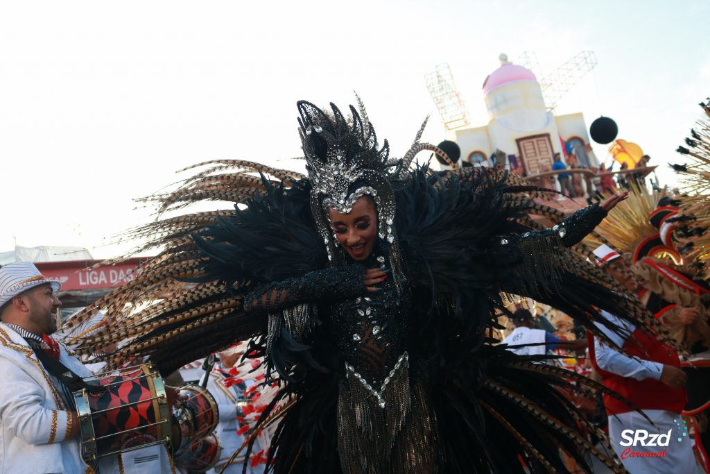 Desfile 2022 da Dragões da Real. Foto: Cesar R. Santos/SRzd