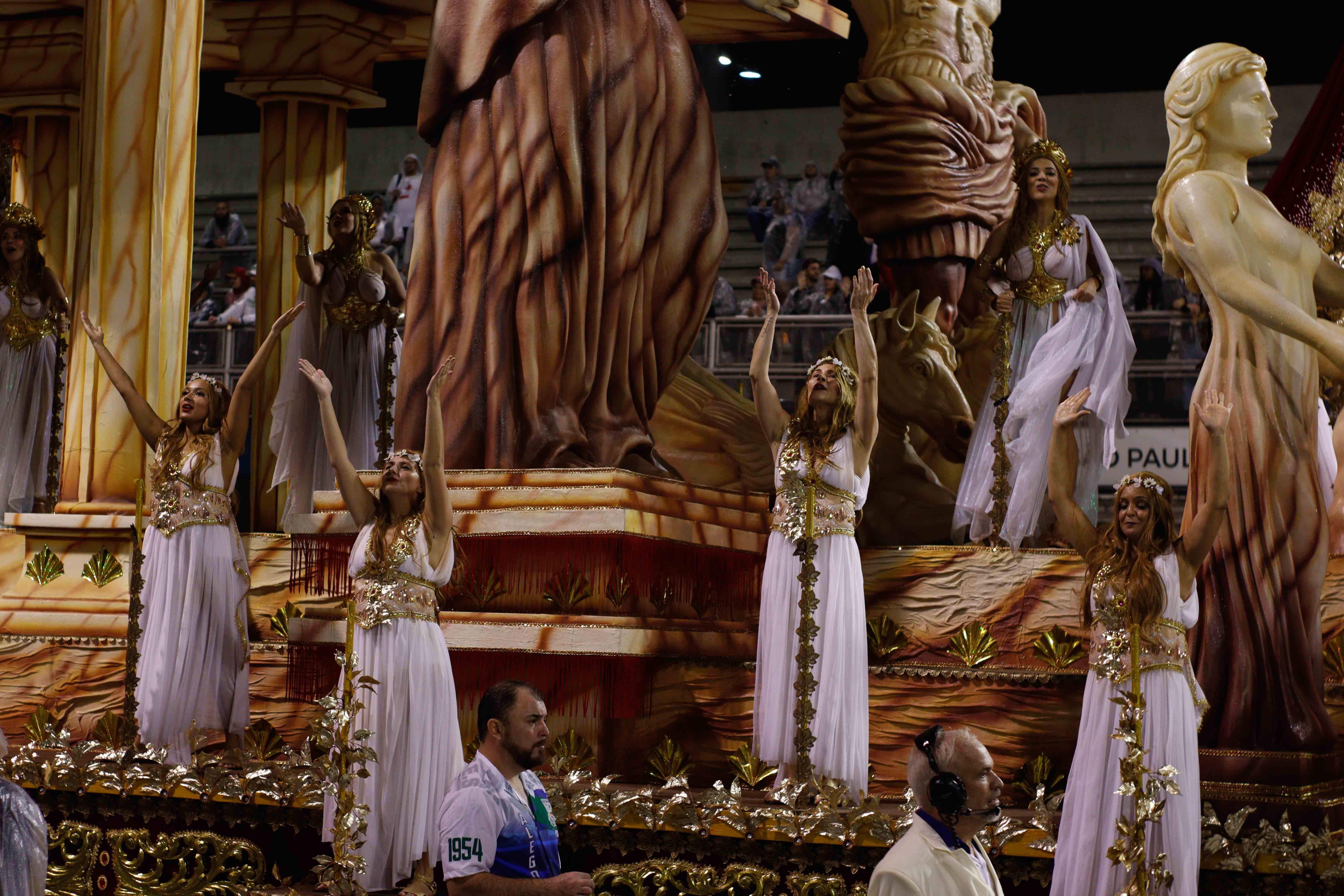 Desfile das campeãs 2022 da Unidos de Vila Maria. Foto: Bruno Giannelli/SRzd