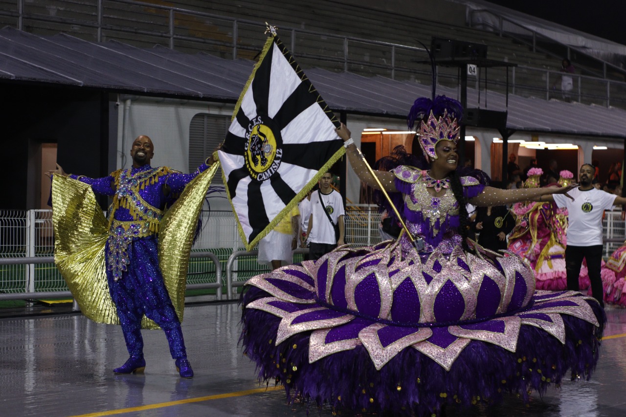 ‘Pra lá de Bagdá’: veja como foi o desfile da Camisa 12 no Carnaval 2022