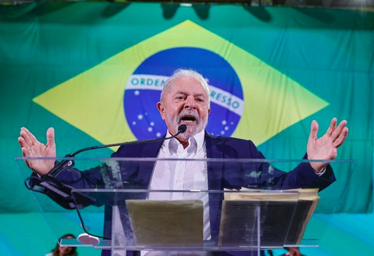 Lula segue na frente com 43% das intenções de votos, mostra nova pesquisa