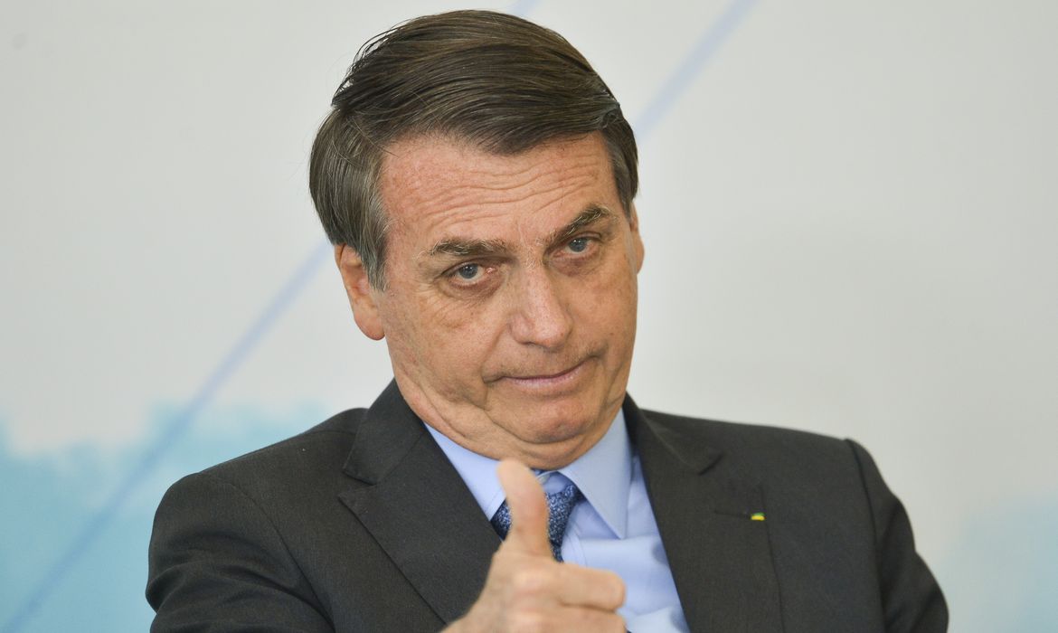 ‘Se houver eleições limpas, Lula ganha?’, diz Bolsonaro ao levantar suspeita sobre urnas