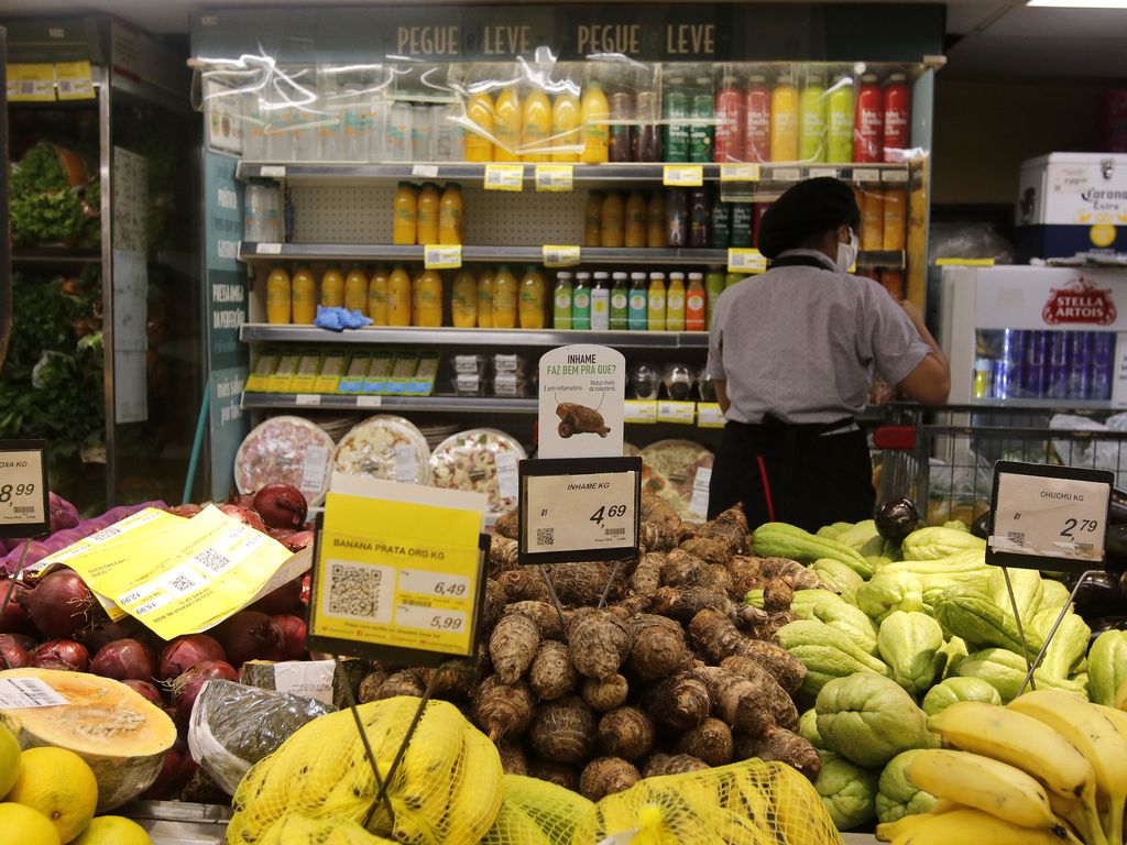 Pintou inflação: IPCA volta a crescer e está acima do teto