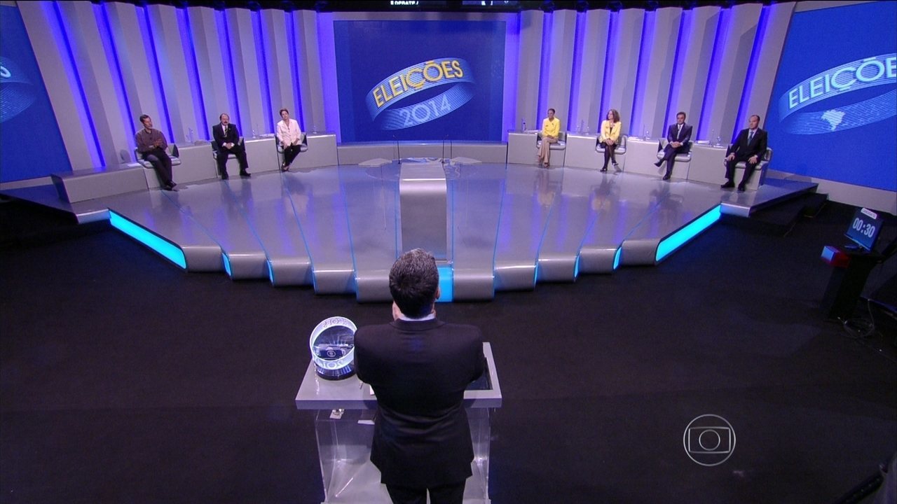 Em dia de ato pela democracia, consórcio informa suspensão de debate presidencial