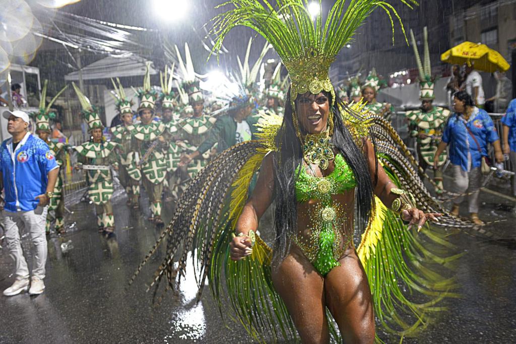 Krys Correia segue como Rainha de Bateria em 2023