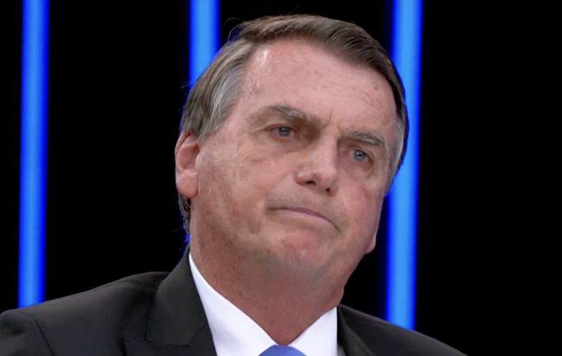 Crítico do Bolsa Família e seus beneficiários, Bolsonaro turbina Auxílio no 2º turno