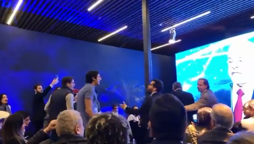 Vídeo: ex-ministro Salles e André Janones brigam nos bastidores do debate